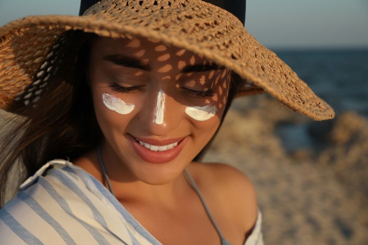 ضد آفتاب مینرال چیست و چرا برای پوست‌های حساس بهترین گزینه است؟